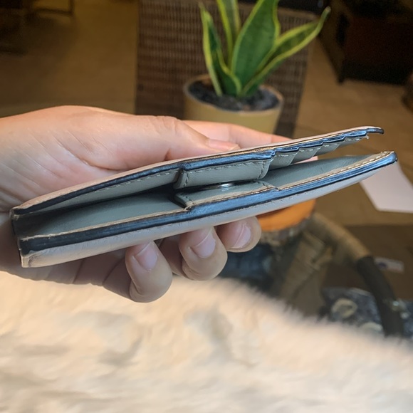 Burberry Chalk Pink Embossed Crest Leather Card Coin Wallet - Picture 13 of 17